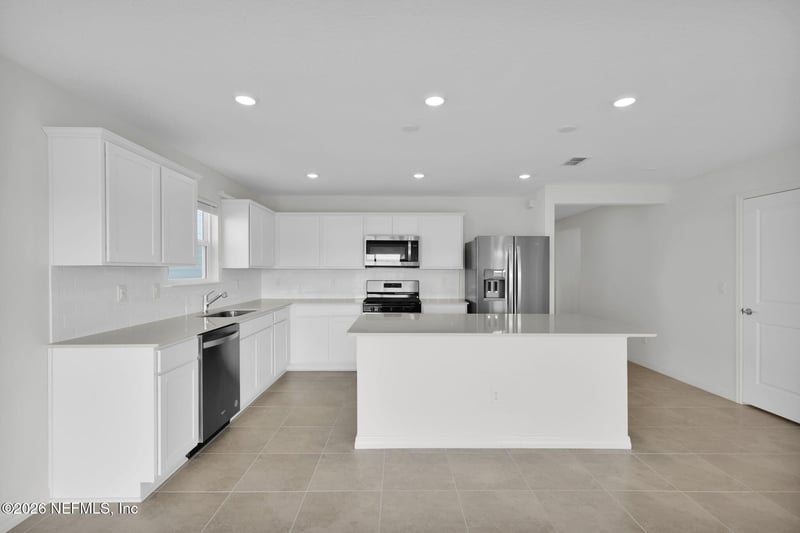 7052 Sandperch St, Jacksonville, FL 32244