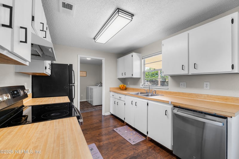 8250 Springer Ct, Jacksonville, FL 32244