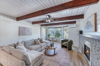 3955 Peach Dr, Jacksonville, FL 32246