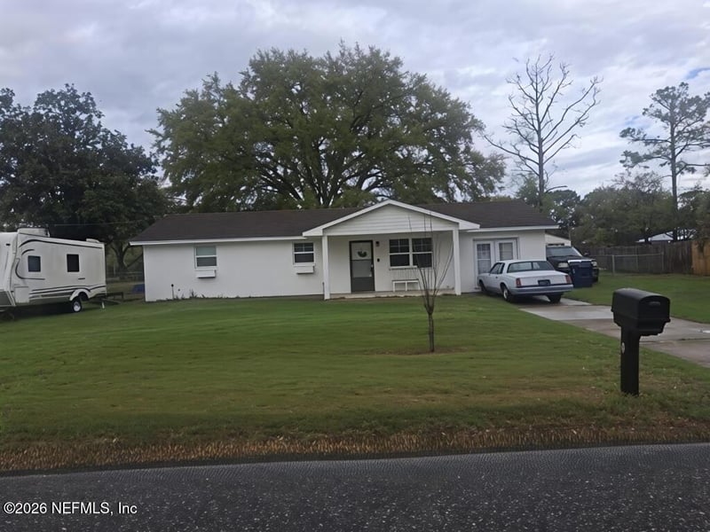 906 Jacqueline Cir, Macclenny, FL 32063