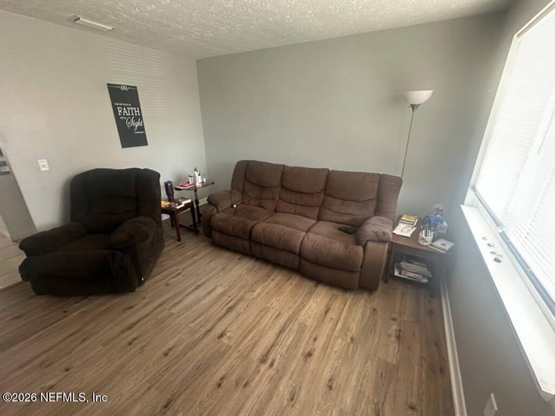 906 Jacqueline Cir, Macclenny, FL 32063