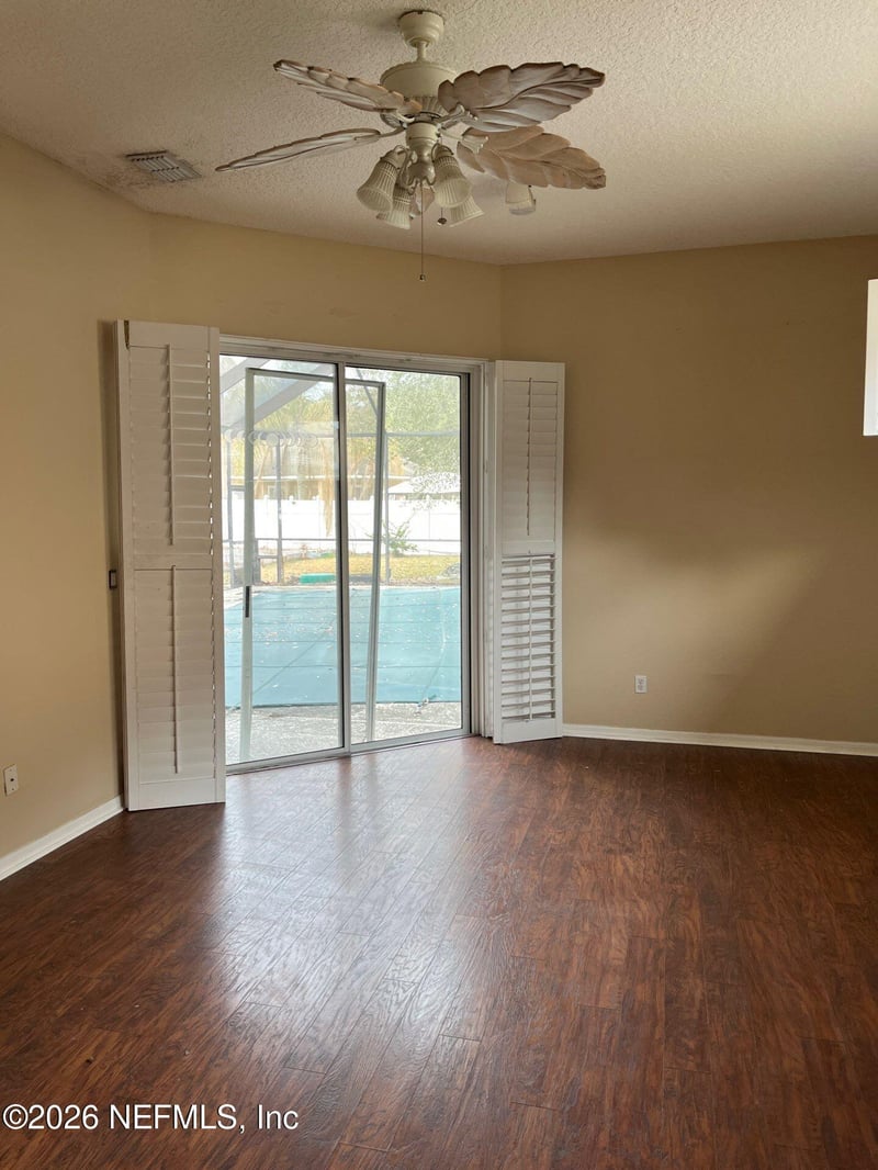 688 Wakeview Dr, Orange Park, FL 32065