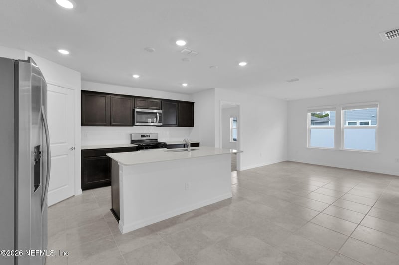 7046 Sandperch St, Jacksonville, FL 32244