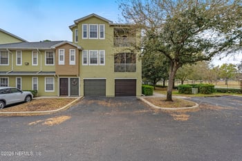10075 Gate Pw #207, Jacksonville, FL 32246