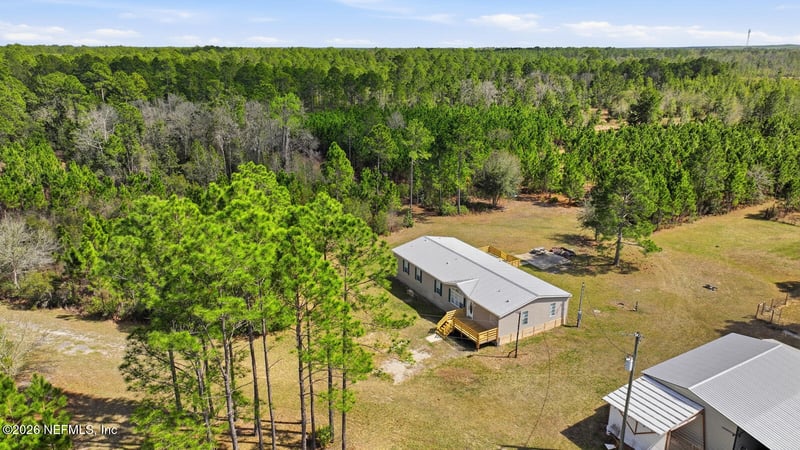 299 Cayenne St, Interlachen, FL 32148