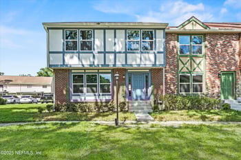 8211 Kensington Sq, Jacksonville, FL 32217