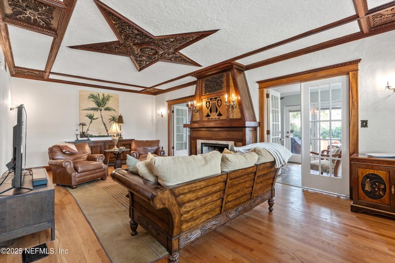 1112 Colombo St, Jacksonville, FL 32207