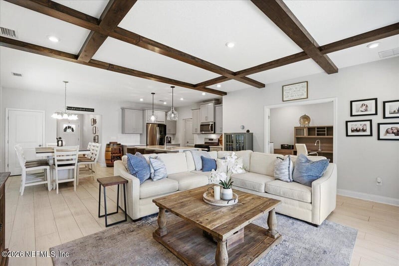 177 Meadow Creek Dr, St Johns, FL 32259