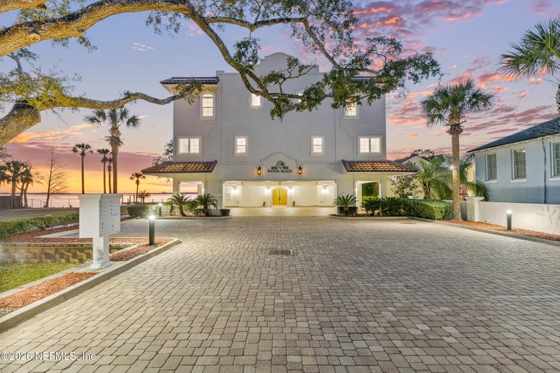 1616 River Rd #104, Jacksonville, FL 32207