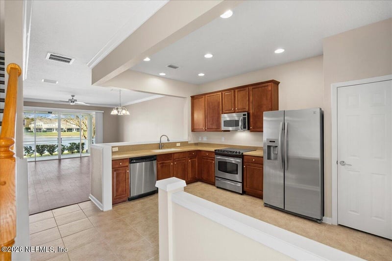 7032 Roundleaf Dr, Jacksonville, FL 32258