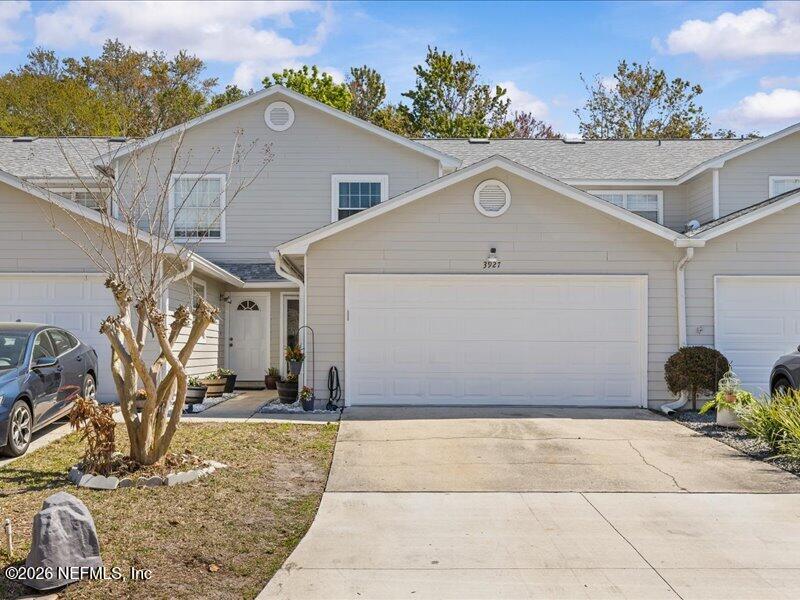 3927 Meadowview Dr, Jacksonville, FL 32225