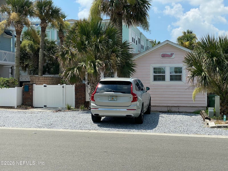 118 8th St, Jacksonville Beach, FL 32250