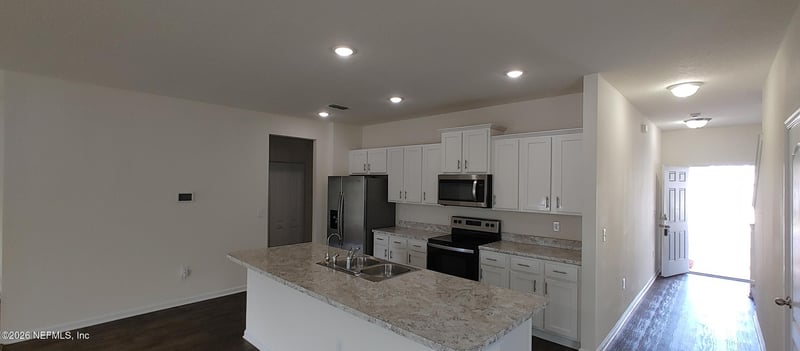 8279 Meadow Walk Ln, Jacksonville, FL 32256