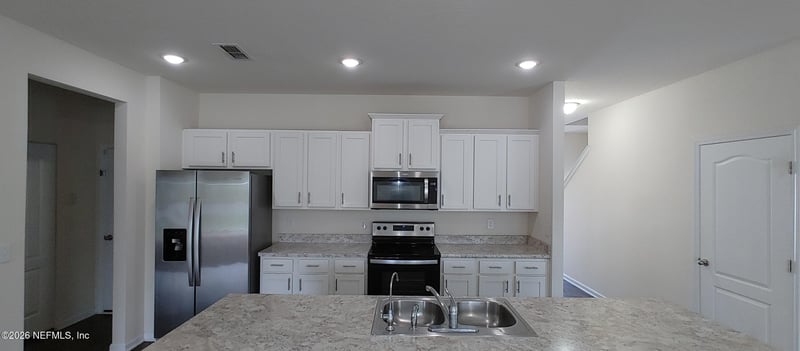 8279 Meadow Walk Ln, Jacksonville, FL 32256