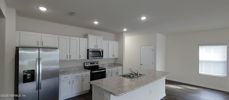 8279 Meadow Walk Ln, Jacksonville, FL 32256