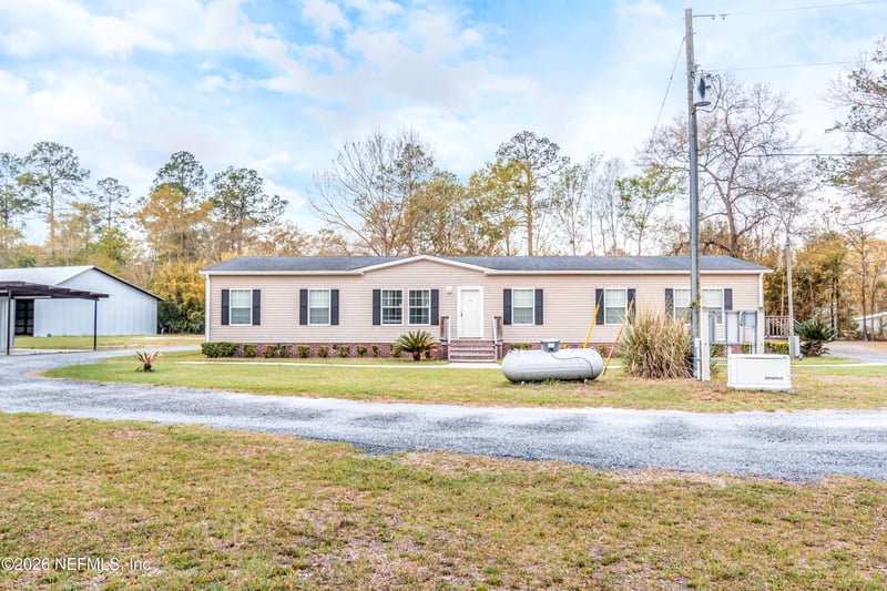 5932 Woodlawn Rd, Macclenny, FL 32063