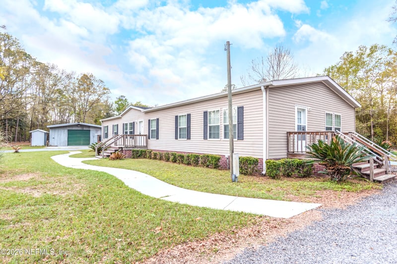 5932 Woodlawn Rd, Macclenny, FL 32063