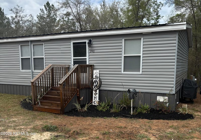 246 Rainbow Dr, Hawthorne, FL 32640