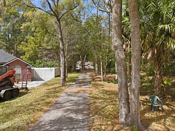 6911 Tonga Dr, Jacksonville, FL 32216