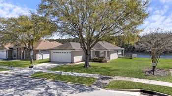 9326 Prosperity Lake Dr, Jacksonville, FL 32244
