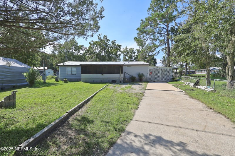 138 Edgewater Rd, Satsuma, FL 32189