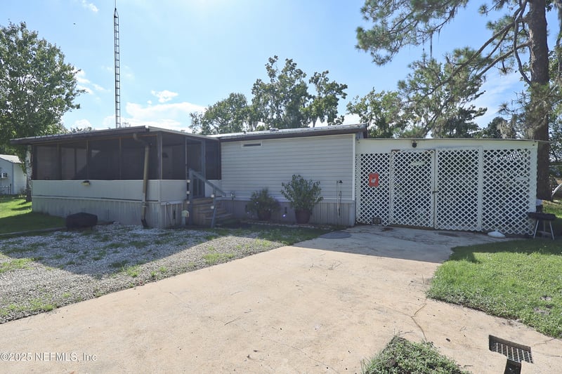 138 Edgewater Rd, Satsuma, FL 32189