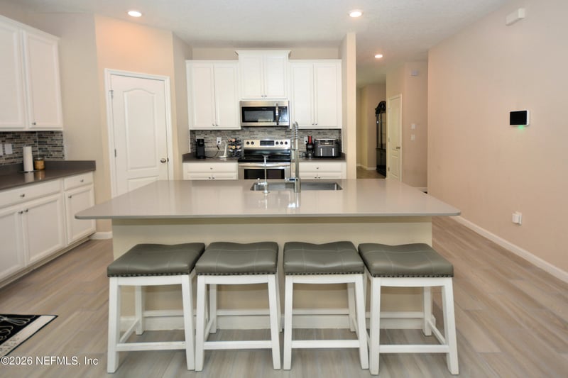 7324 Rock Brook Dr, Jacksonville, FL 32222