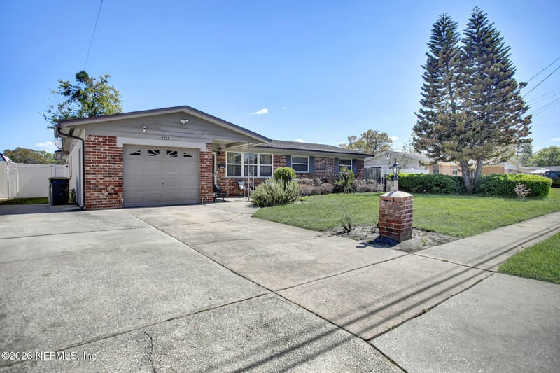 3223 Skipper Ln, Jacksonville, FL 32216