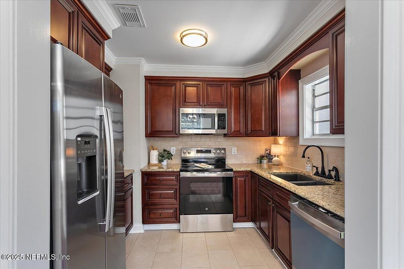 1282 Macarthur St, Jacksonville, FL 32205