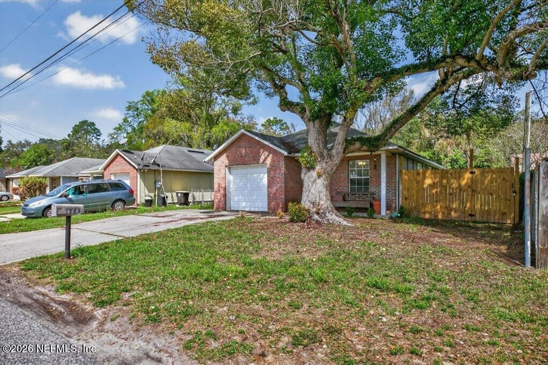 8231 Susie St, Jacksonville, FL 32210