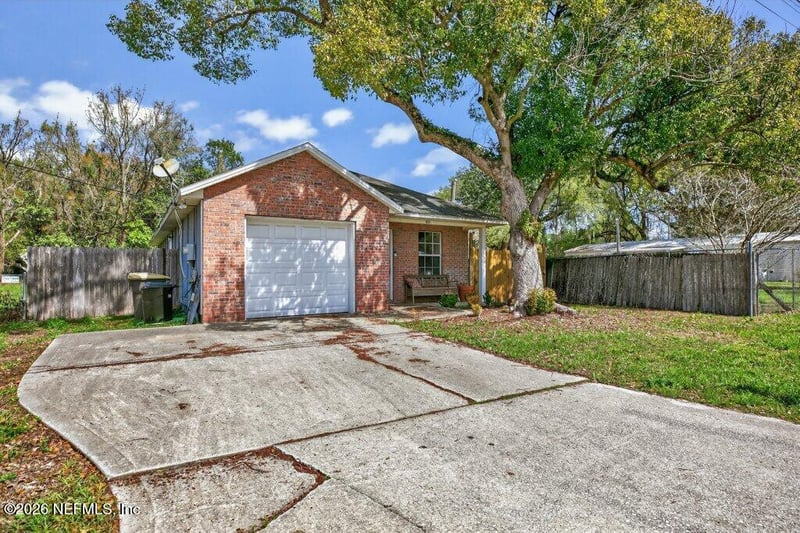 8231 Susie St, Jacksonville, FL 32210