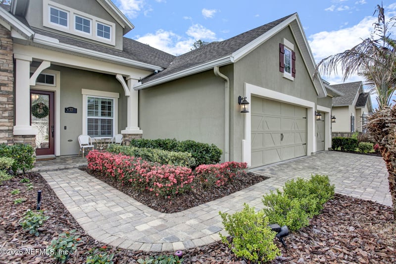 77 Manor Ln, St Johns, FL 32259