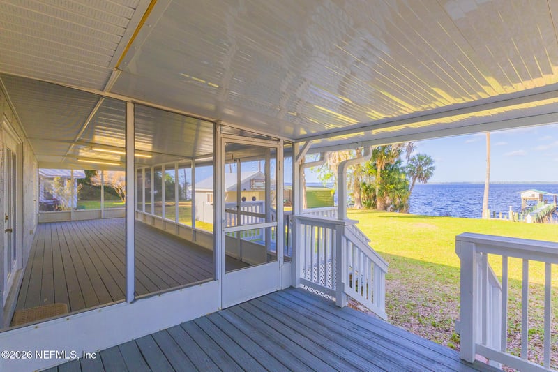 102 Lake Ave, Crescent City, FL 32112