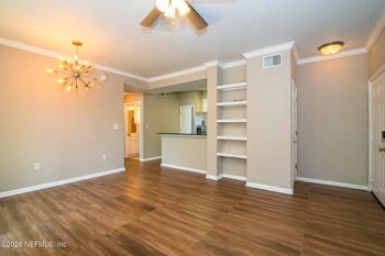 8539 Gate Pw #424, Jacksonville, FL 32216