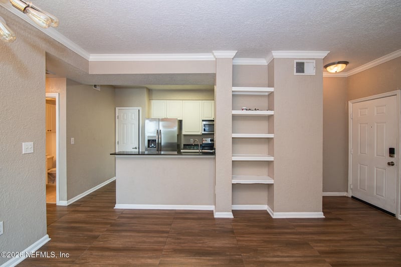 8539 Gate Pw #424, Jacksonville, FL 32216