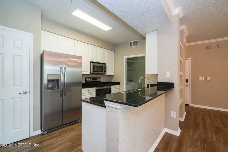 8539 Gate Pw #424, Jacksonville, FL 32216