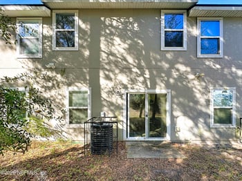 3551 Rain Forest Dr, Jacksonville, FL 32277