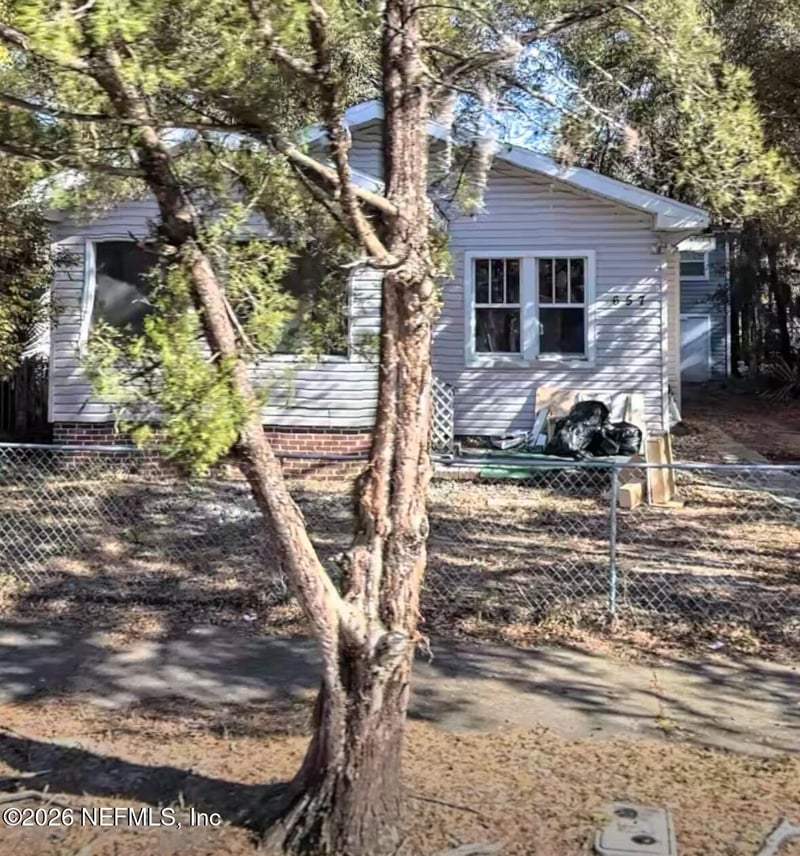 657 Basswood St, Jacksonville, FL 32206