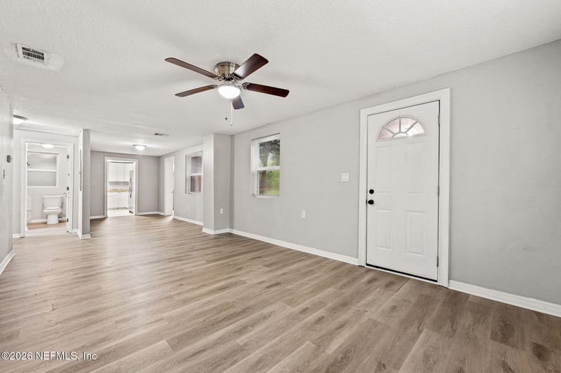 4044 Hunter Cir, Jacksonville, FL 32207