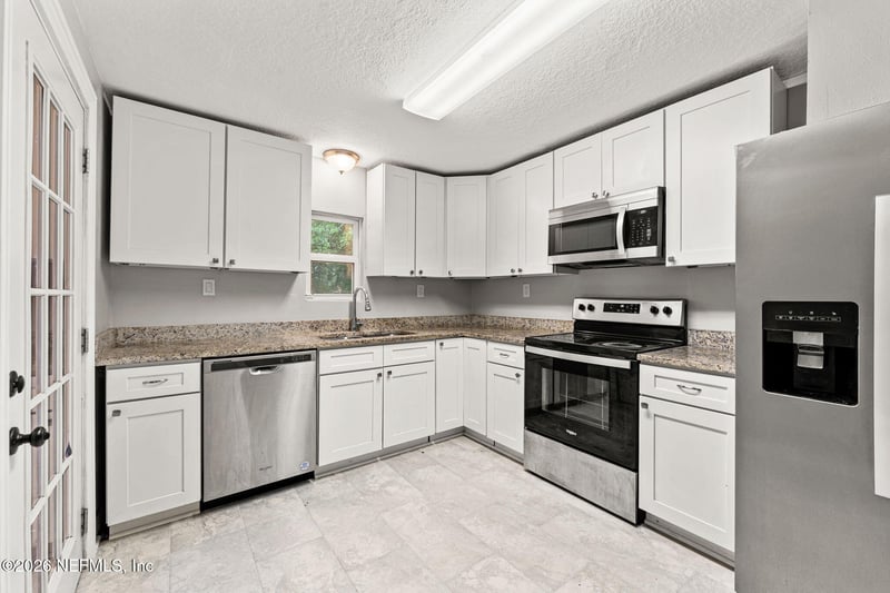 4044 Hunter Cir, Jacksonville, FL 32207