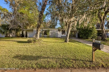6951 Bernay Ave, Jacksonville, FL 32205