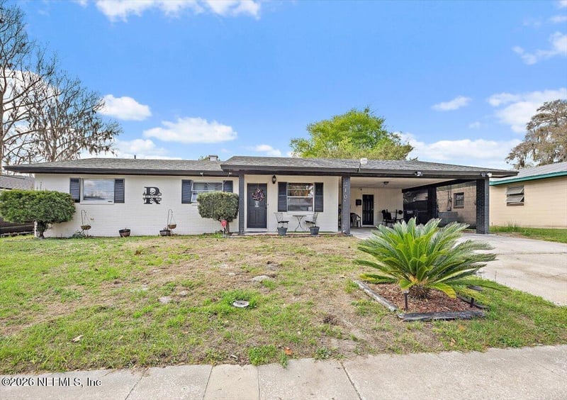 210 Holly Ln, Palatka, FL 32177