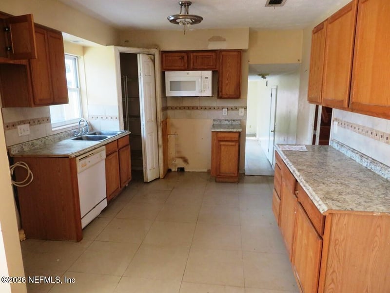 5932 Jaguar Dr, Jacksonville, FL 32244