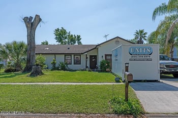 8439 Beautybush Ct, Jacksonville, FL 32244