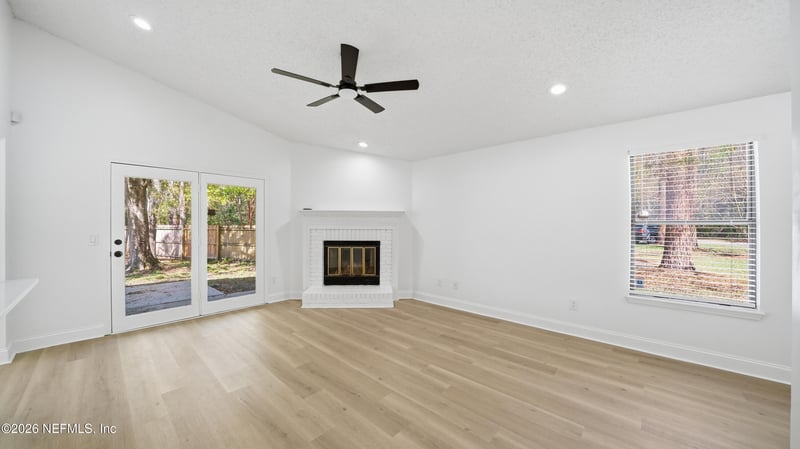 2338 Blossom Ridge Dr, Jacksonville, FL 32218