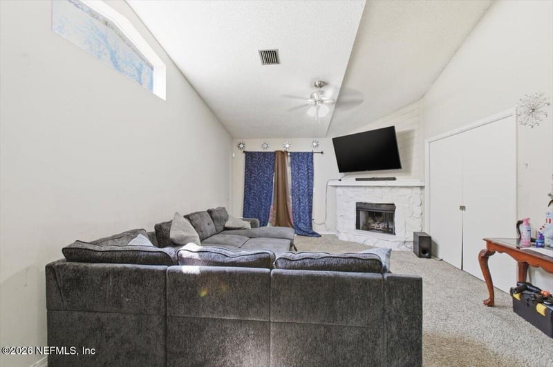 1136 Romaine Cir, Jacksonville, FL 32225