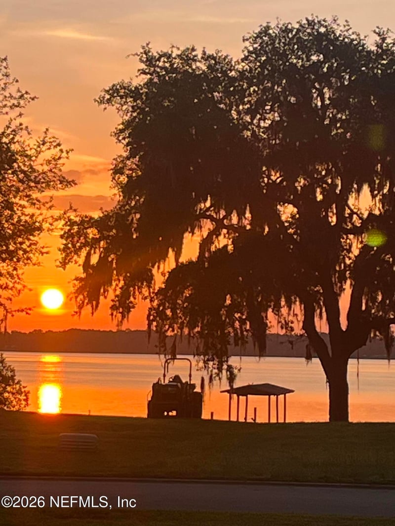 241 Crystal Cove Dr, Palatka, FL 32177