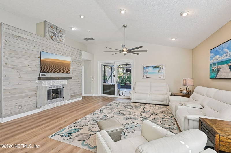 1328 Barrington Cir, St Augustine, FL 32092