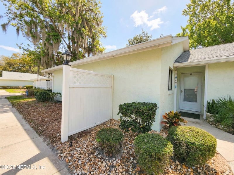 20 Lake Forest Ct, Palm Coast, FL 32137