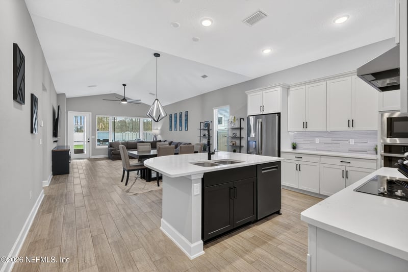 9809 Invention Ln, Jacksonville, FL 32256